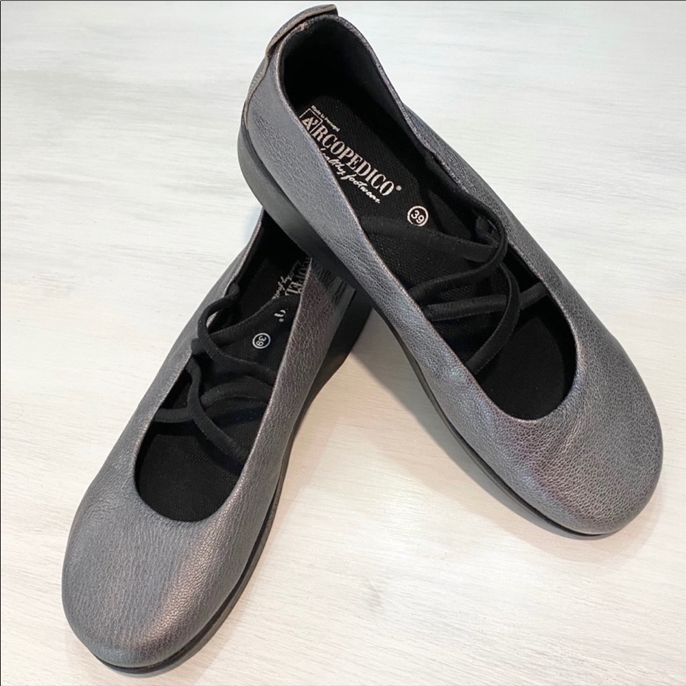 A’rcopedico Metallic Flats